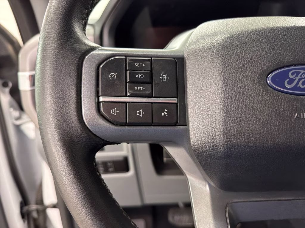 2025 Oxford White Ford F-150 XLT RWD Truck