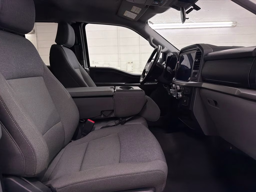 2025 Oxford White Ford F-150 XLT RWD Truck