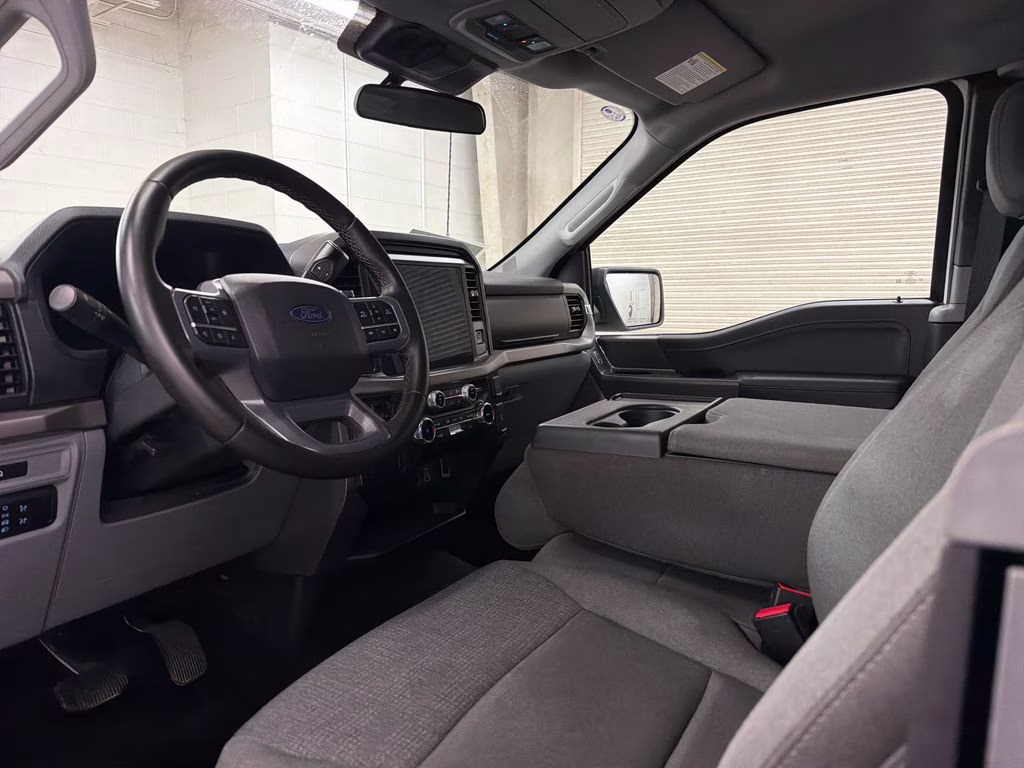 2025 Oxford White Ford F-150 XLT RWD Truck