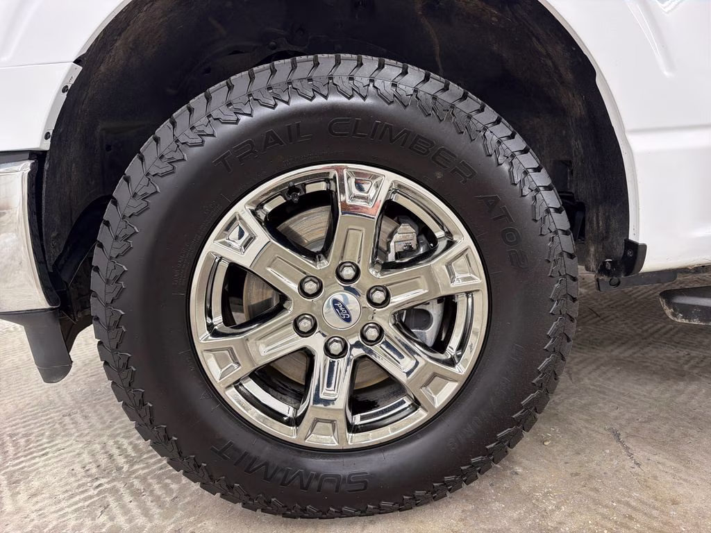 2023 Oxford White Ford F-150 XLT 4X4 Truck
