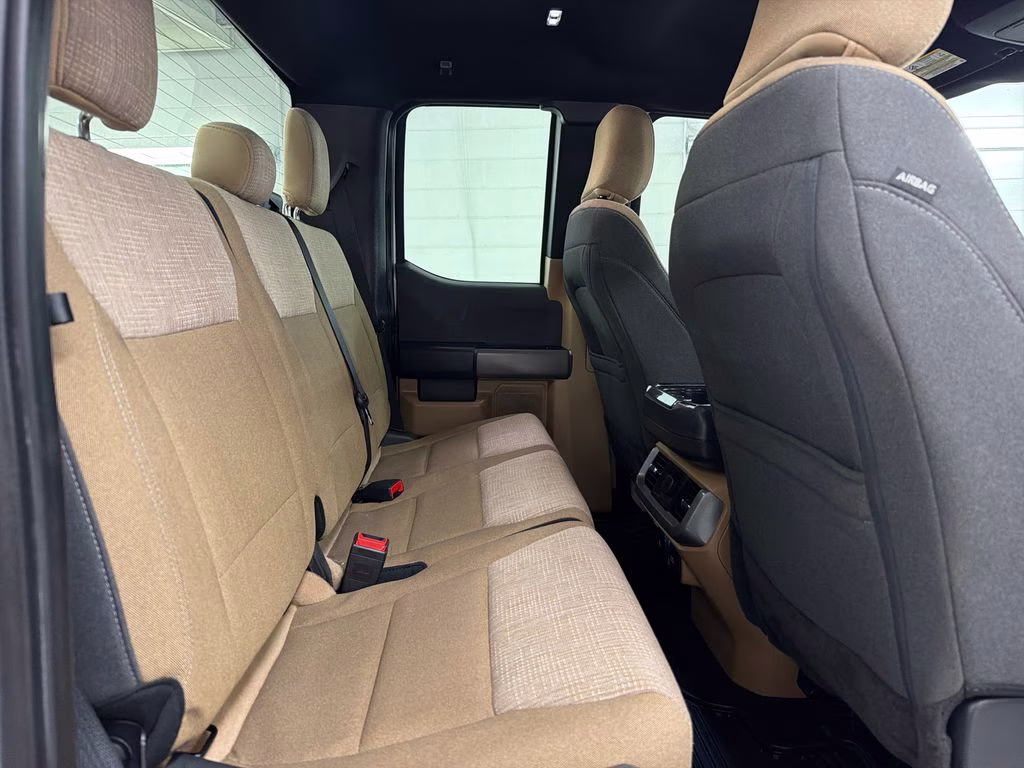 2023 Oxford White Ford F-150 XLT 4X4 Truck