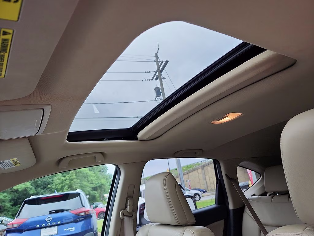 2016 White Diamond Pearl Honda CR-V Touring AWD SUV
