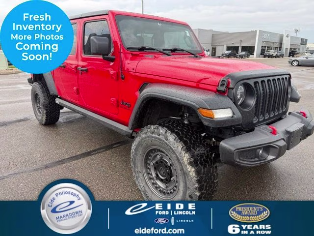 2020 Firecracker Red Clearcoat Jeep Gladiator Sport 4X4 Truck