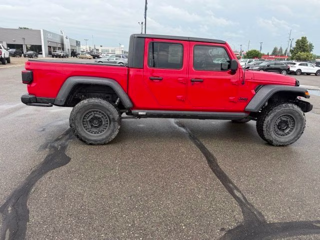 2020 Firecracker Red Clearcoat Jeep Gladiator Sport 4X4 Truck