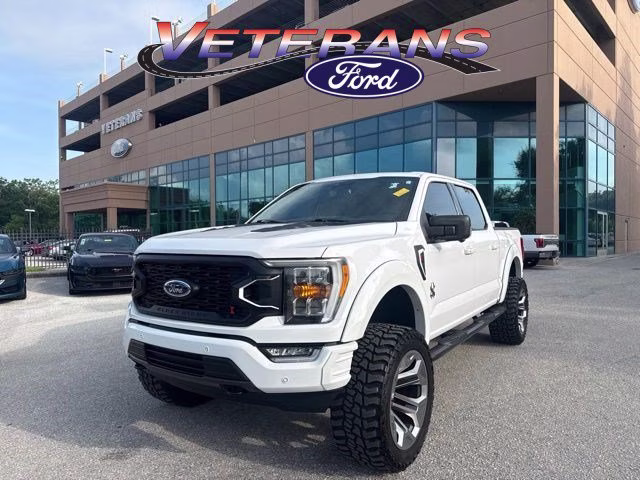2021 Oxford White Ford F-150 XLT Crew Cab Pickup 4X4 Truck