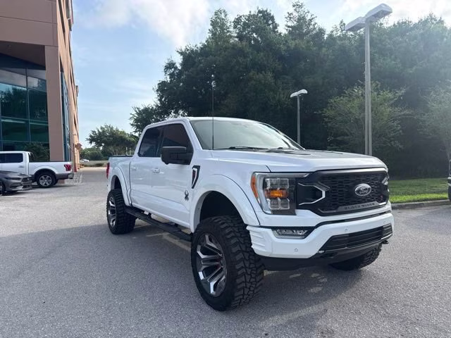 2021 Oxford White Ford F-150 XLT Crew Cab Pickup 4X4 Truck