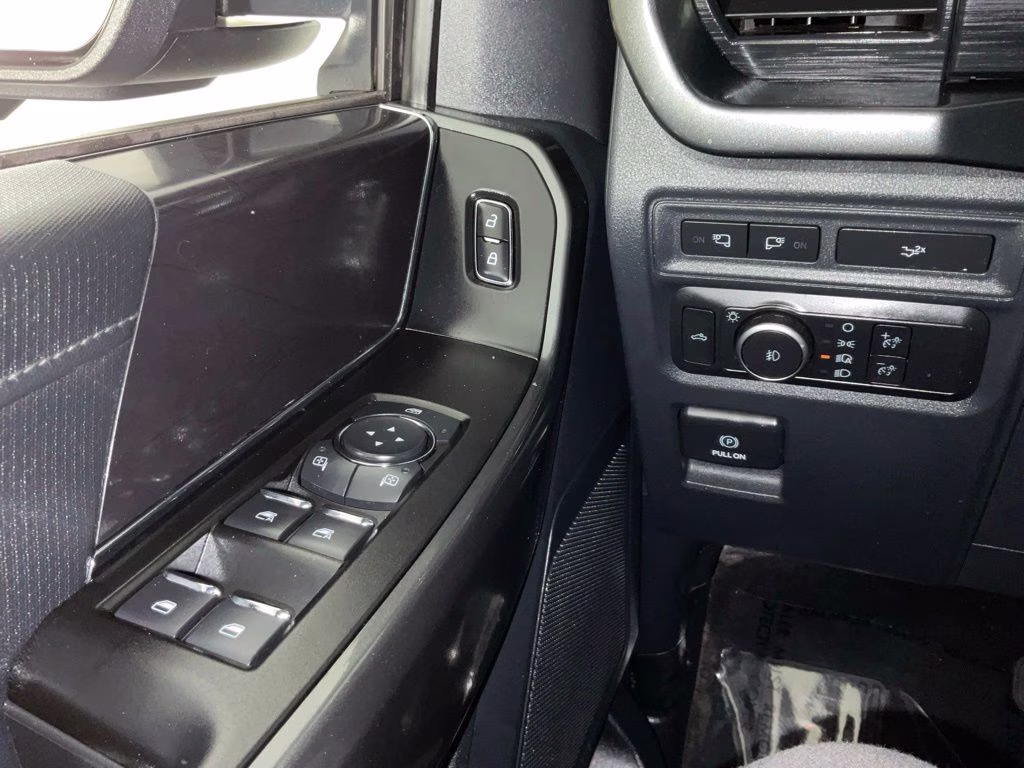 2022 Black Metallic Ford F-150 XLT 4X4 Truck
