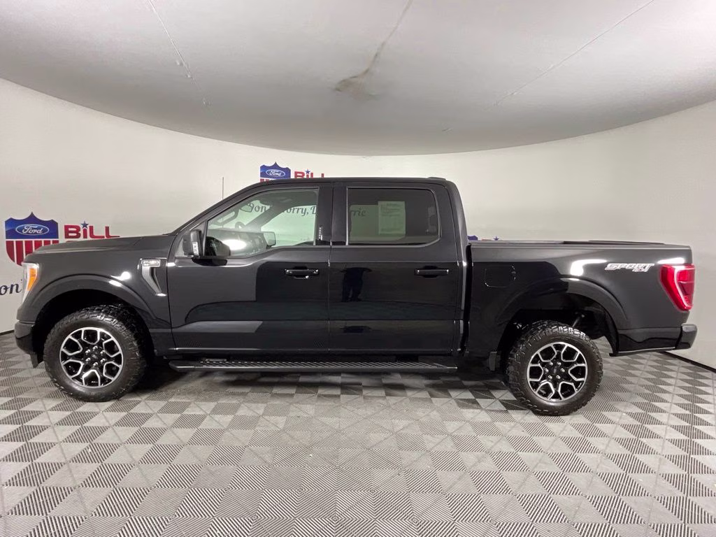 2022 Black Metallic Ford F-150 XLT 4X4 Truck