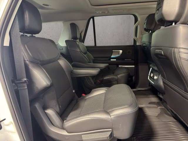 2026 White Metallic Ford Expedition Max Platinum 4X4 SUV