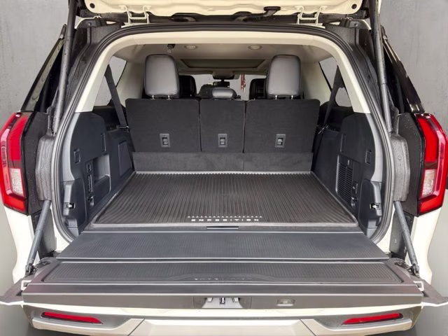 2026 White Metallic Ford Expedition Max Platinum 4X4 SUV