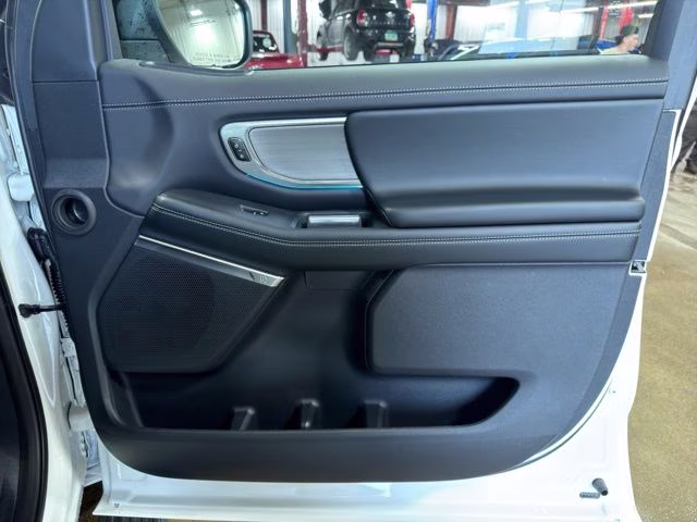 2026 White Metallic Ford Expedition Max Platinum 4X4 SUV