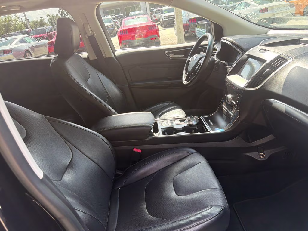 2020 Agate Black Ford Edge Titanium FWD SUV