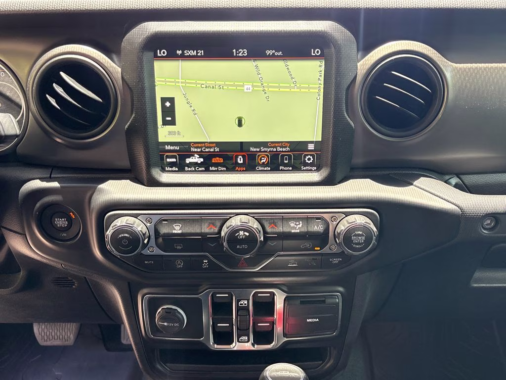 2022 Granite Crystal Metallic Clearcoat Jeep Gladiator Willys 4X4 Truck