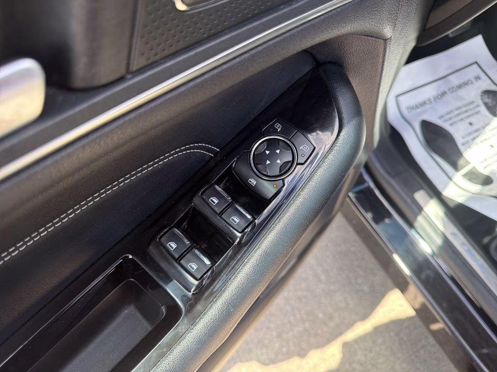 2020 Agate Black Ford Edge Titanium FWD SUV