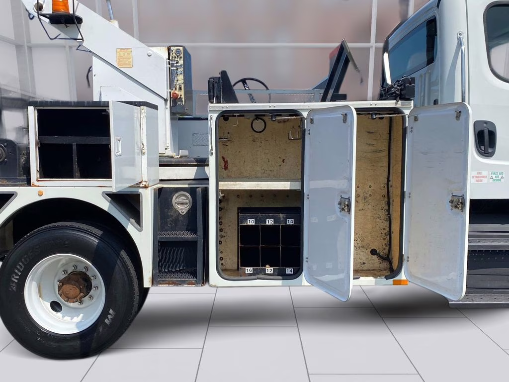 2015 White Freightliner 108SD Bucket Truck