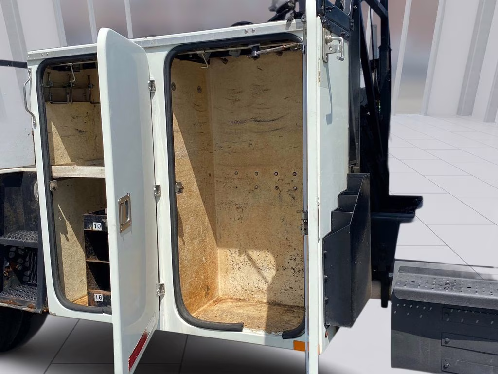 2015 White Freightliner 108SD Bucket Truck