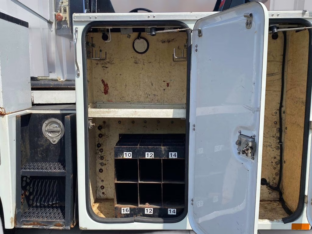 2015 White Freightliner 108SD Bucket Truck