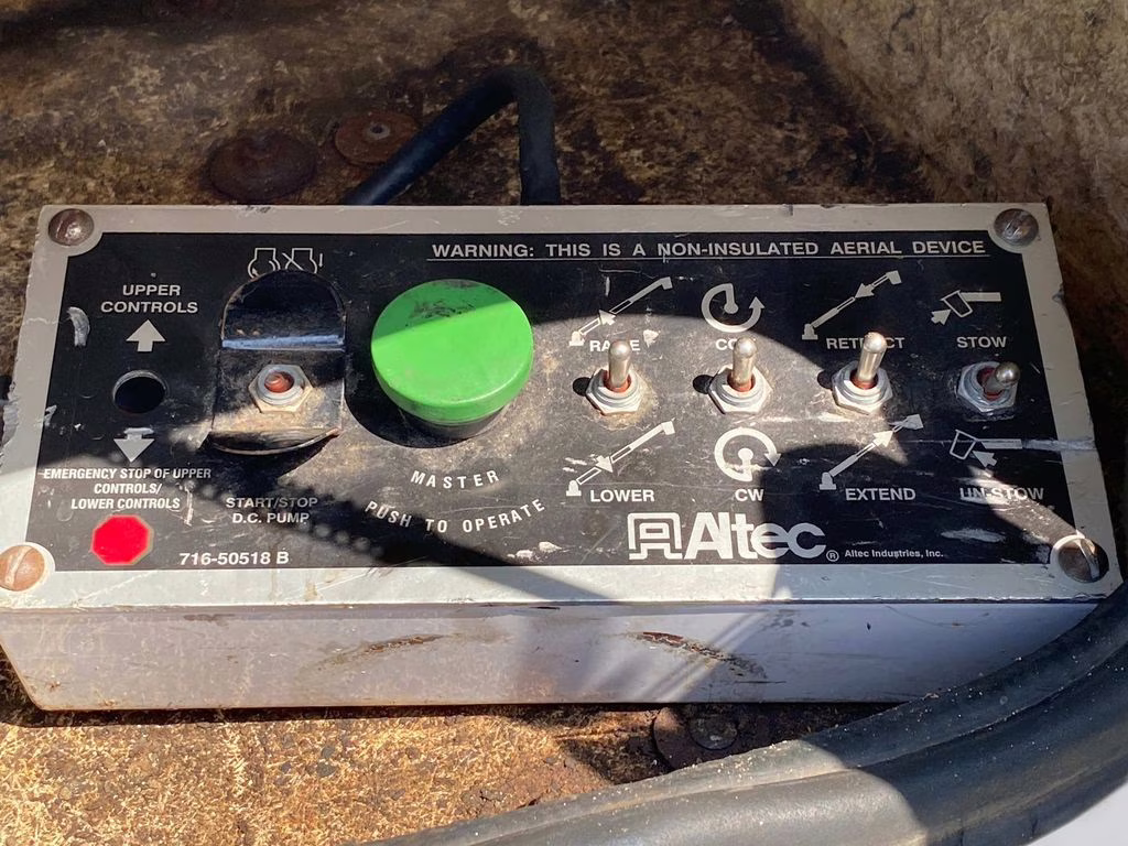 2015 White Freightliner 108SD Bucket Truck