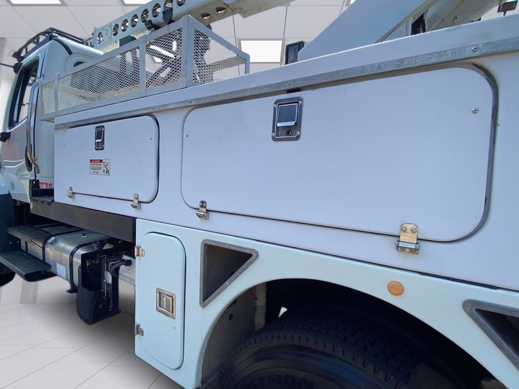 2015 White Freightliner 108SD Bucket Truck