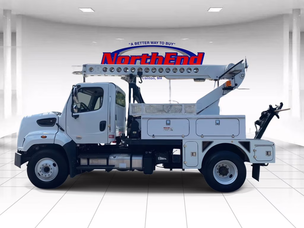 2015 White Freightliner 108SD Bucket Truck