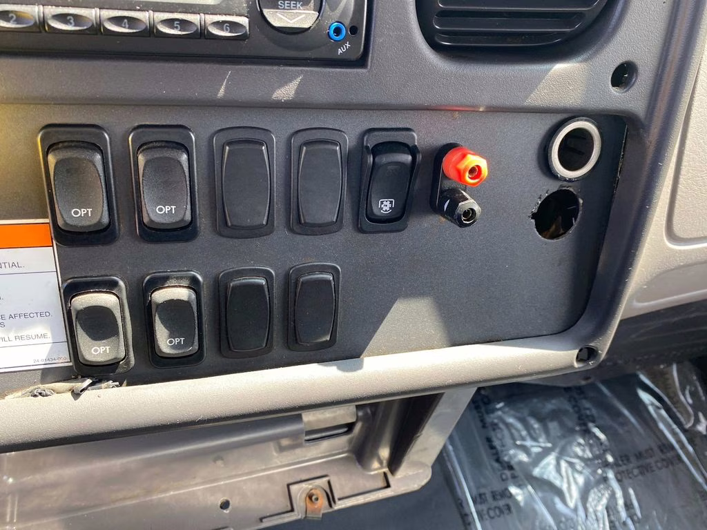 2015 White Freightliner 108SD Bucket Truck