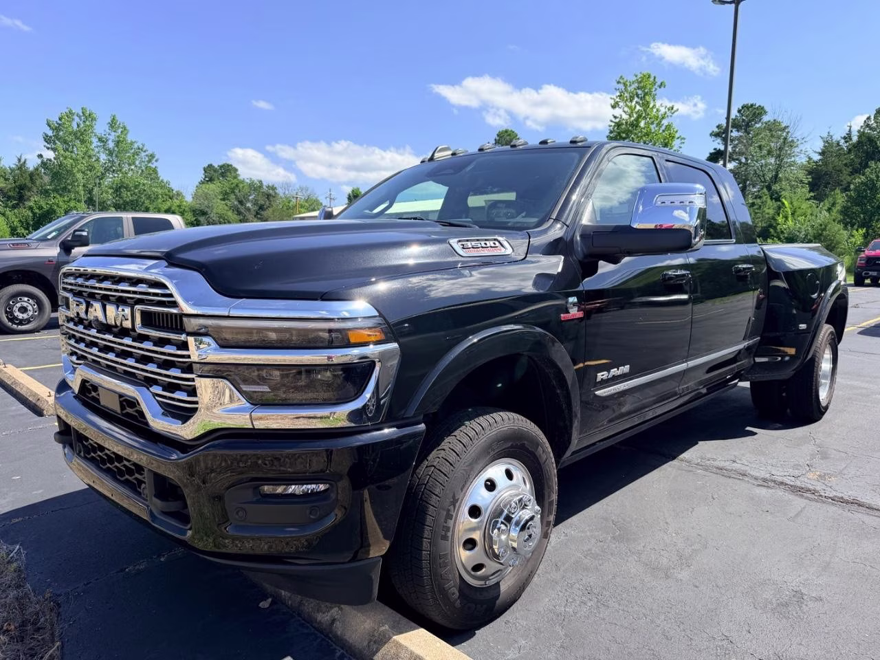 2025 Diamond Black Crystal Pearlcoat Ram 3500 Limited 4X4 Truck