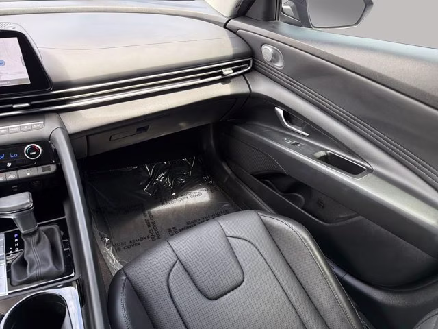 2023 Phantom Black Hyundai Elantra Limited FWD Sedan