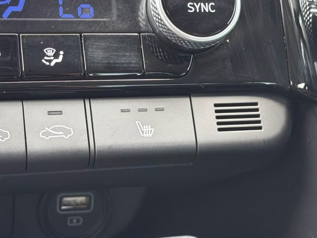 2023 Phantom Black Hyundai Elantra Limited FWD Sedan