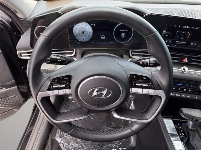2023 Phantom Black Hyundai Elantra Limited FWD Sedan