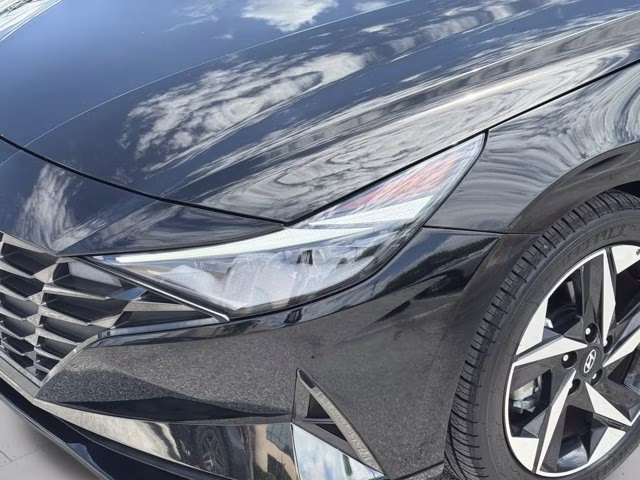 2023 Phantom Black Hyundai Elantra Limited FWD Sedan