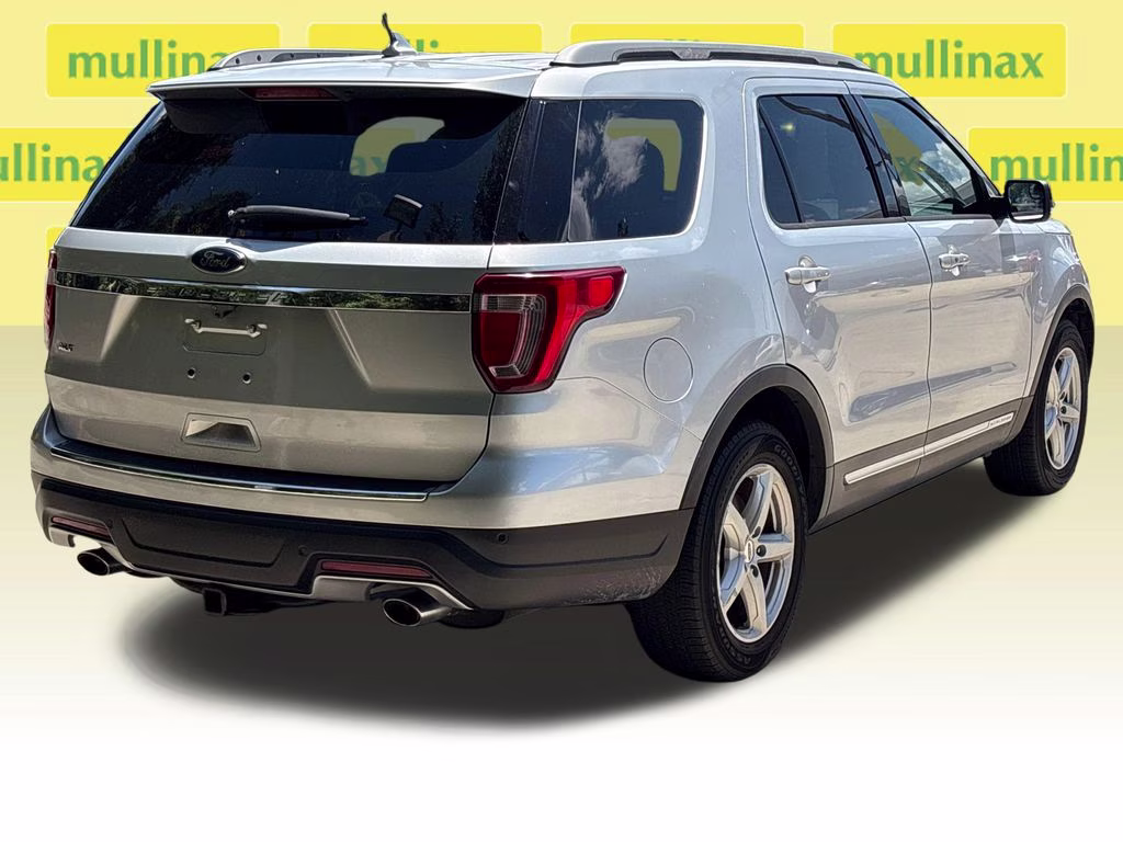 2018 Ingot Silver Ford Explorer XLT FWD SUV