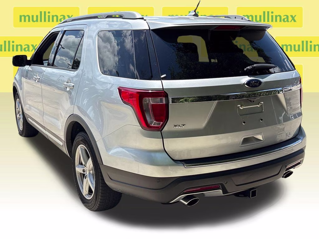 2018 Ingot Silver Ford Explorer XLT FWD SUV