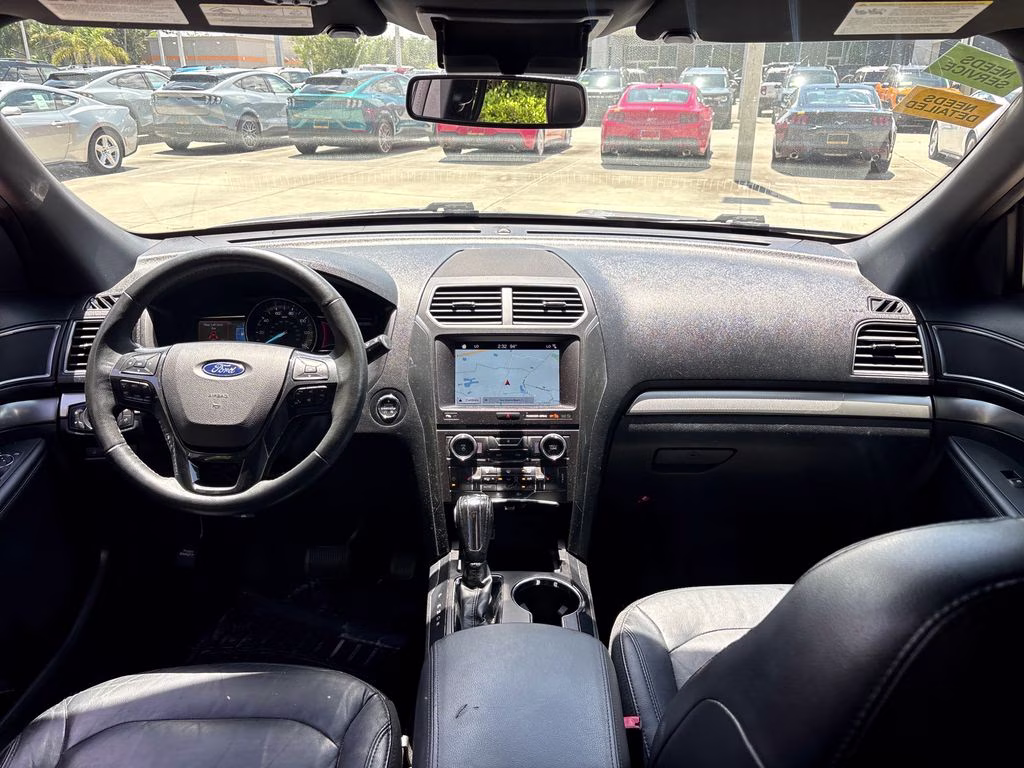2018 Ingot Silver Ford Explorer XLT FWD SUV