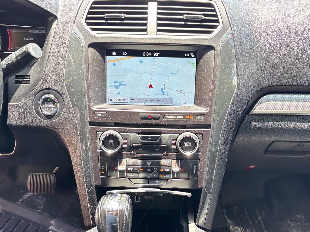2018 Ingot Silver Ford Explorer XLT FWD SUV