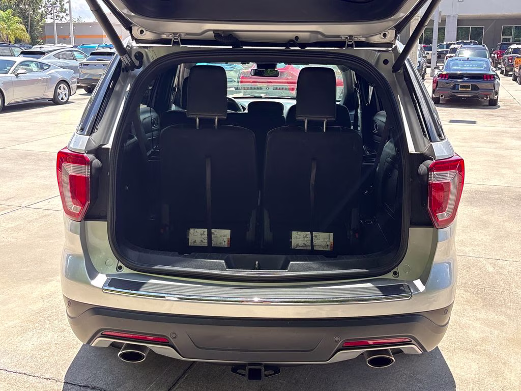 2018 Ingot Silver Ford Explorer XLT FWD SUV