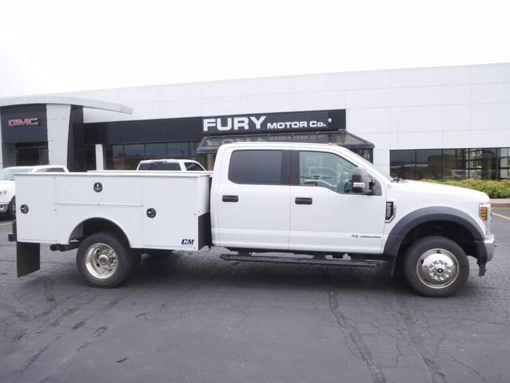 2019 White Ford Super Duty F-550 DRW XLT 4X4 Chassis