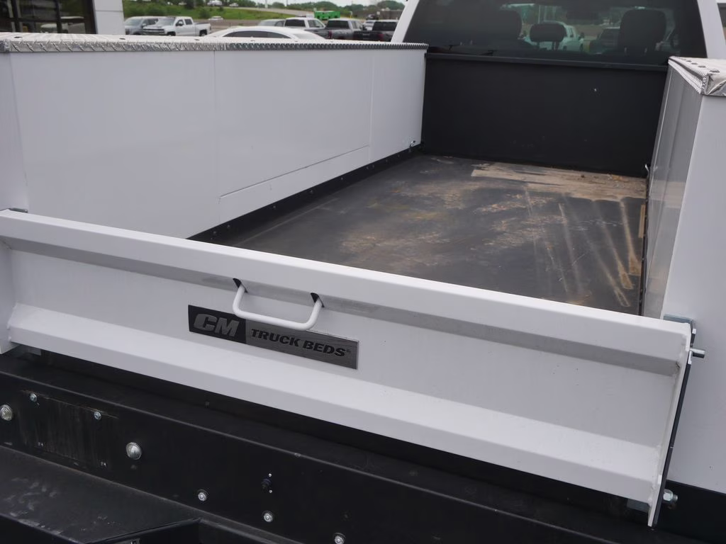 2019 White Ford Super Duty F-550 DRW XLT 4X4 Chassis