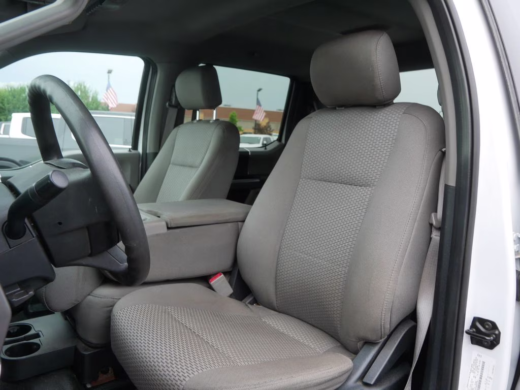 2019 White Ford Super Duty F-550 DRW XLT 4X4 Chassis