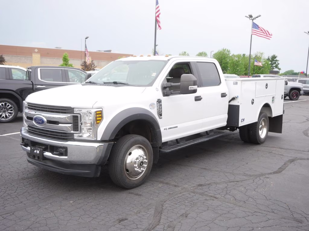 2019 White Ford Super Duty F-550 DRW XLT 4X4 Chassis
