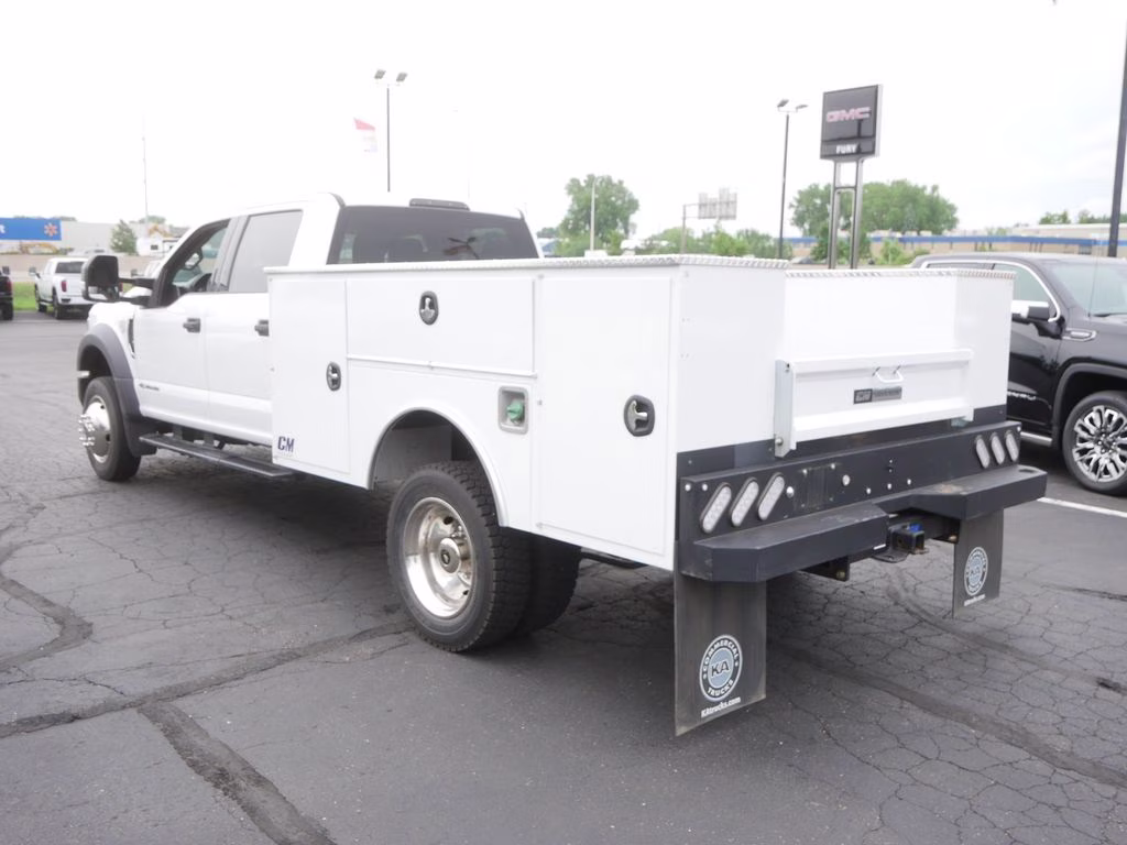 2019 White Ford Super Duty F-550 DRW XLT 4X4 Chassis