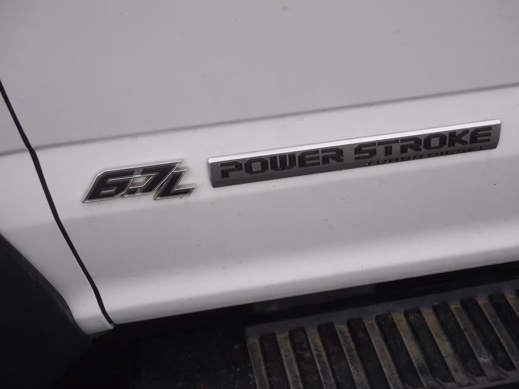 2019 White Ford Super Duty F-550 DRW XLT 4X4 Chassis