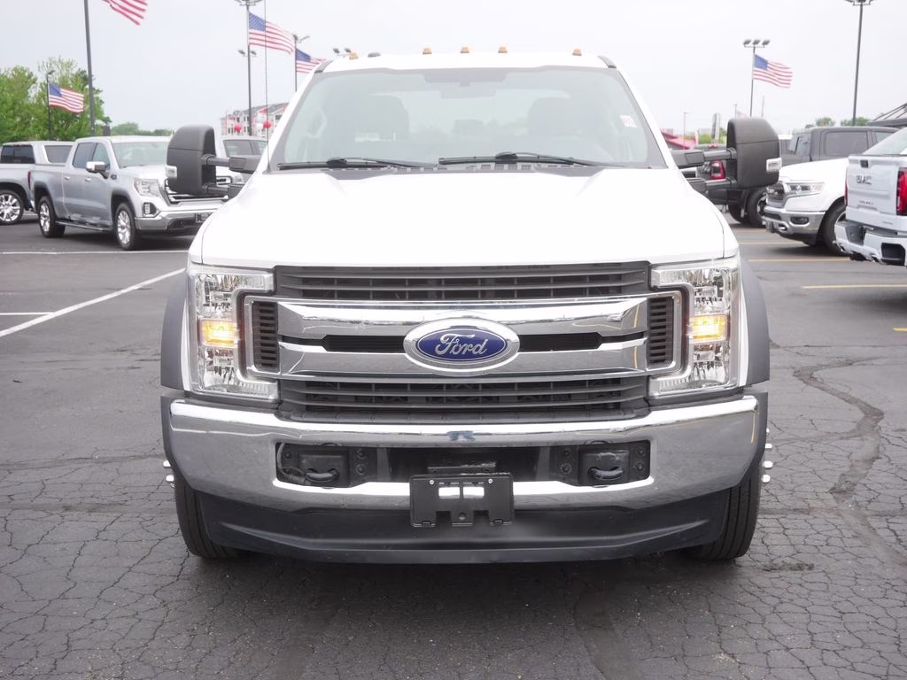 2019 White Ford Super Duty F-550 DRW XLT 4X4 Chassis