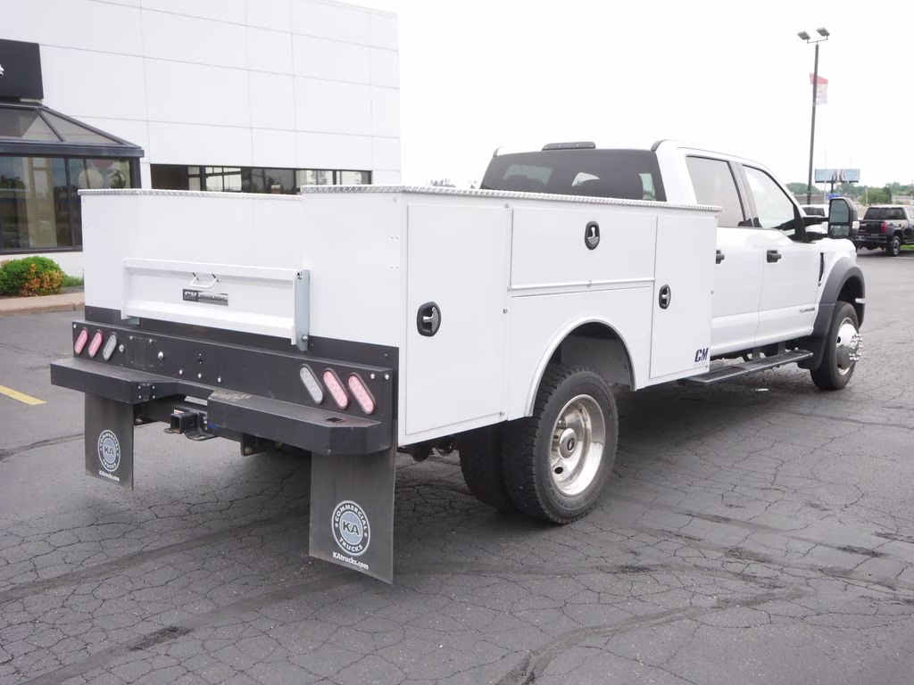2019 White Ford Super Duty F-550 DRW XLT 4X4 Chassis