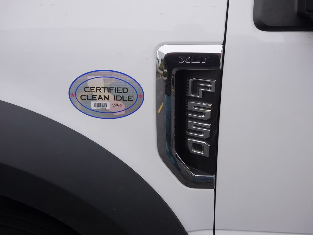 2019 White Ford Super Duty F-550 DRW XLT w/ CM Truck Beds Aluminum Service Body 4X4 Chassis