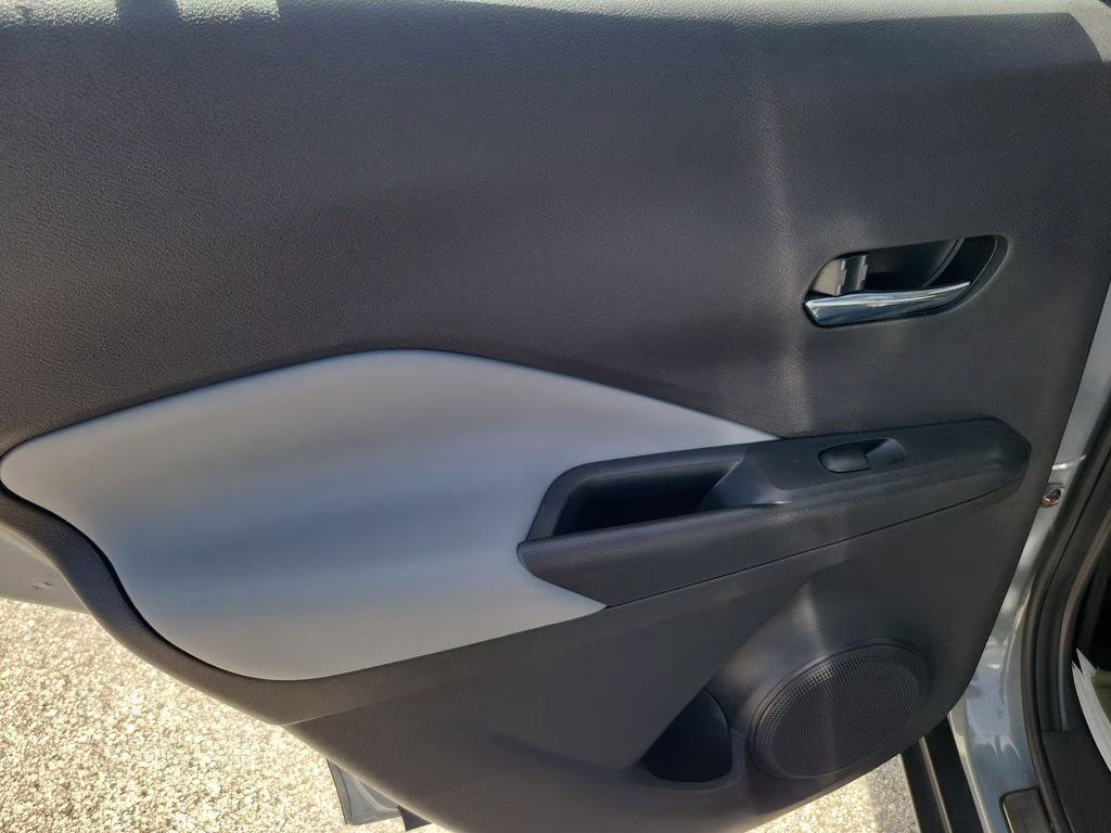 2022 Gray/Super Black Nissan Kicks SR FWD SUV