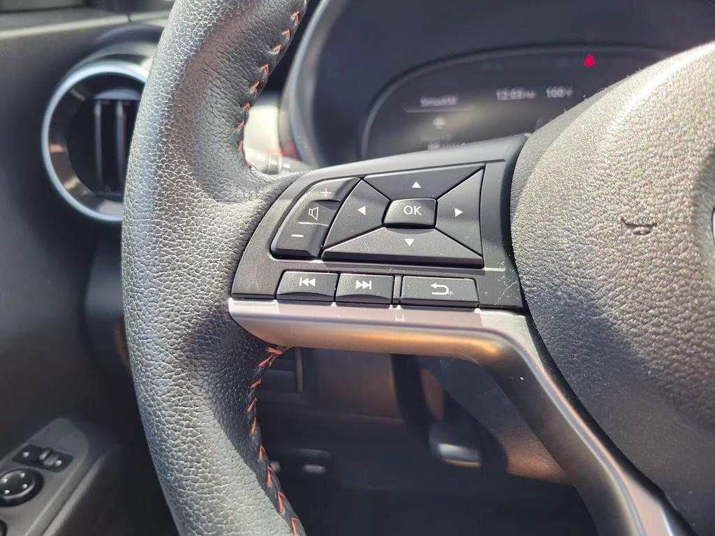 2022 Gray/Super Black Nissan Kicks SR FWD SUV