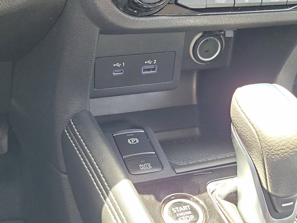 2022 Gray/Super Black Nissan Kicks SR FWD SUV