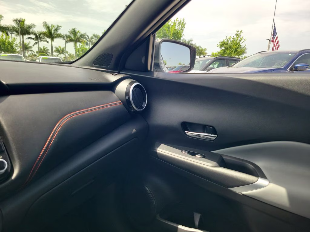 2022 Gray/Super Black Nissan Kicks SR FWD SUV