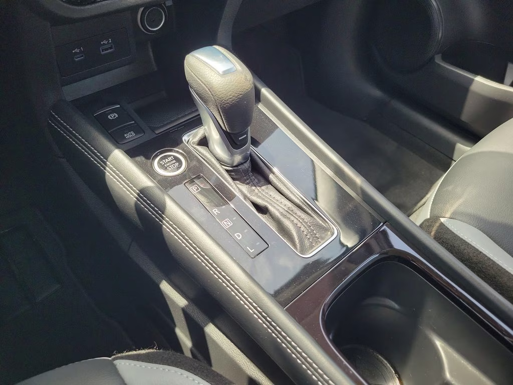 2022 Gray/Super Black Nissan Kicks SR FWD SUV