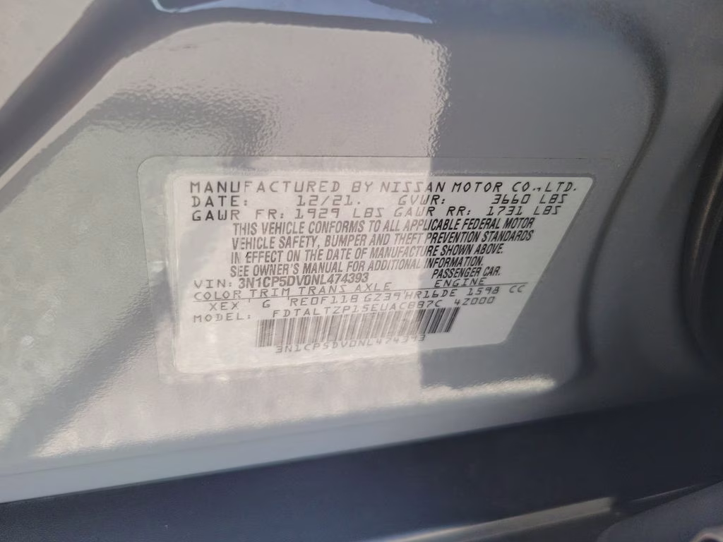 2022 Gray/Super Black Nissan Kicks SR FWD SUV
